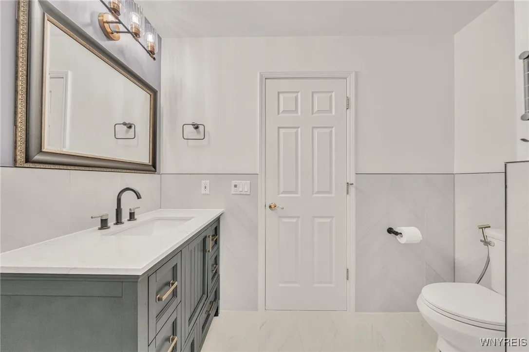 bath2 - 2nd floor