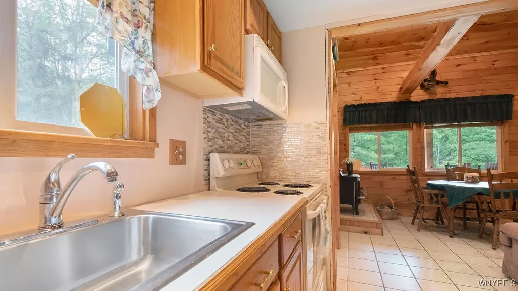 8911 Hoyett Road, Clarksville, New York 14727, Clarksville, New York 14727, 3 Bedrooms Bedrooms, 6 Rooms Rooms,1 BathroomBathrooms,Residential,For Sale,8911 Hoyett Road, Clarksville, New York 14727,B1621714