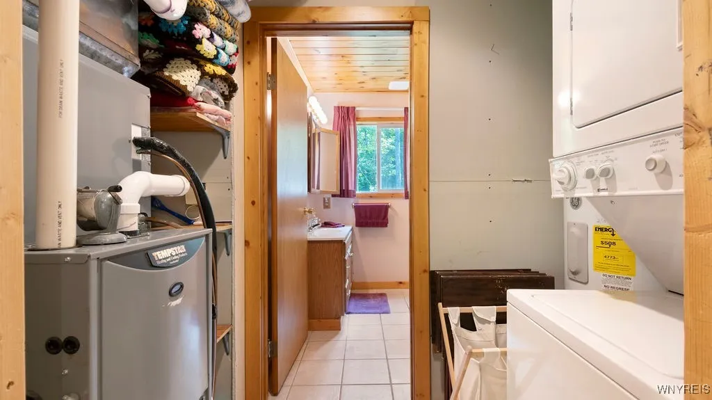 8911 Hoyett Road, Clarksville, New York 14727, Clarksville, New York 14727, 3 Bedrooms Bedrooms, 6 Rooms Rooms,1 BathroomBathrooms,Residential,For Sale,8911 Hoyett Road, Clarksville, New York 14727,B1621714