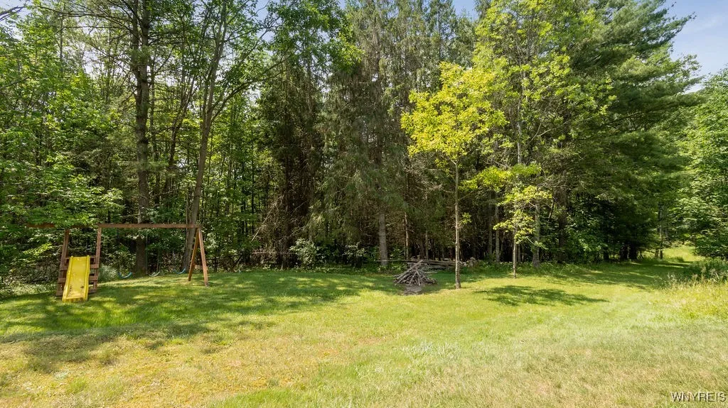 8911 Hoyett Road, Clarksville, New York 14727, Clarksville, New York 14727, 3 Bedrooms Bedrooms, 6 Rooms Rooms,1 BathroomBathrooms,Residential,For Sale,8911 Hoyett Road, Clarksville, New York 14727,B1621714