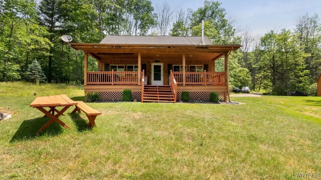 8911 Hoyett Road, Clarksville, New York 14727, Clarksville, New York 14727, 3 Bedrooms Bedrooms, 6 Rooms Rooms,1 BathroomBathrooms,Residential,For Sale,8911 Hoyett Road, Clarksville, New York 14727,B1621714