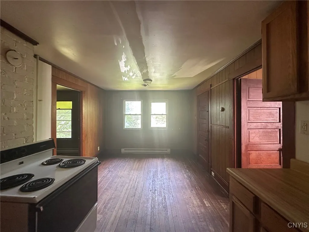 85 West Clark Street, German Flatts, New York 1335, German Flatts, New York 13357, 8 Bedrooms Bedrooms, ,4 BathroomsBathrooms,Residential,For Sale,85 West Clark Street, German Flatts, New York 1335,S1619660