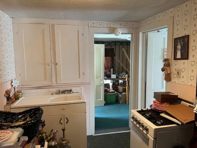 67 Perry Avenue, Corning City, New York 14830, Corning City, New York 14830, 2 Bedrooms Bedrooms, 4 Rooms Rooms,1 BathroomBathrooms,Residential,For Sale,67 Perry Avenue, Corning City, New York 14830,R1621751