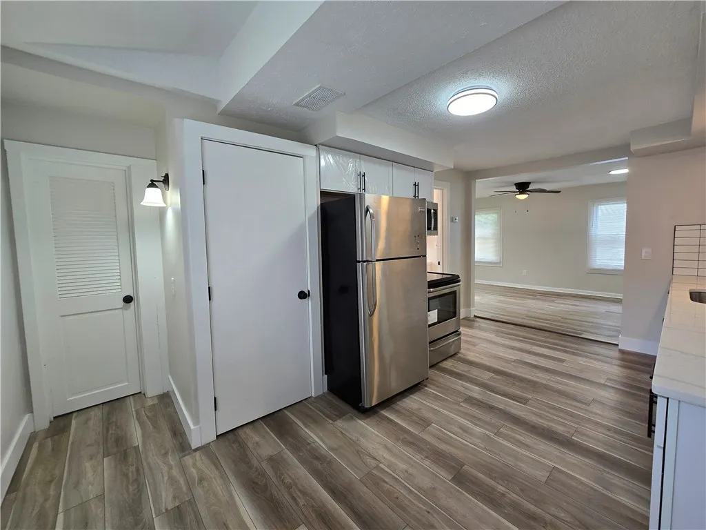 2381 Culver Road, Irondequoit, New York 14609, Irondequoit, New York 14609, 3 Bedrooms Bedrooms, 6 Rooms Rooms,2 BathroomsBathrooms,Residential,For Sale,2381 Culver Road, Irondequoit, New York 14609,R1621656