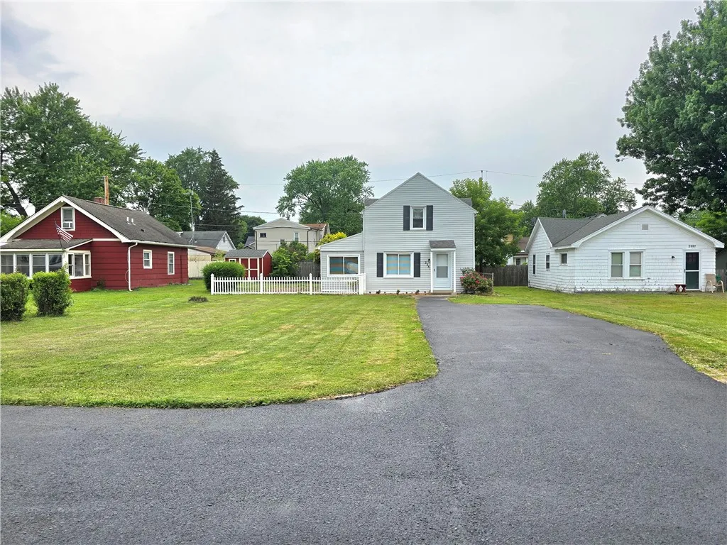 2381 Culver Road, Irondequoit, New York 14609, Irondequoit, New York 14609, 3 Bedrooms Bedrooms, 6 Rooms Rooms,2 BathroomsBathrooms,Residential,For Sale,2381 Culver Road, Irondequoit, New York 14609,R1621656