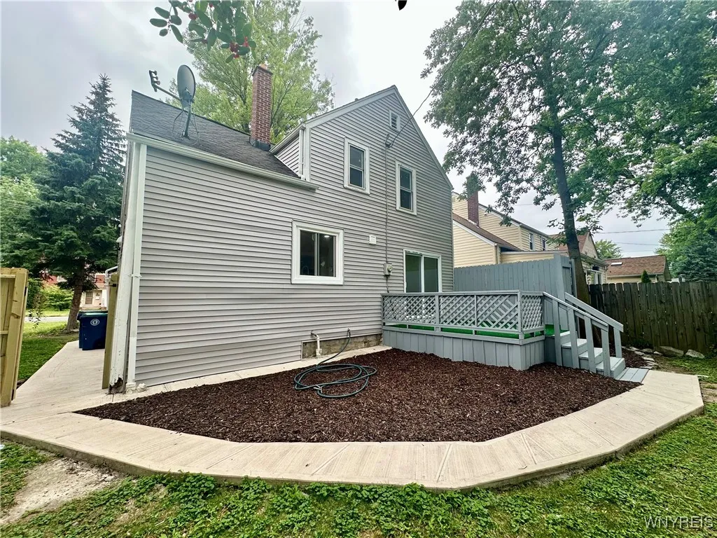 1433 Eggert Road, Amherst, New York 14226, Amherst, New York 14226, 3 Bedrooms Bedrooms, 6 Rooms Rooms,2 BathroomsBathrooms,Residential,For Sale,1433 Eggert Road, Amherst, New York 14226,B1621748