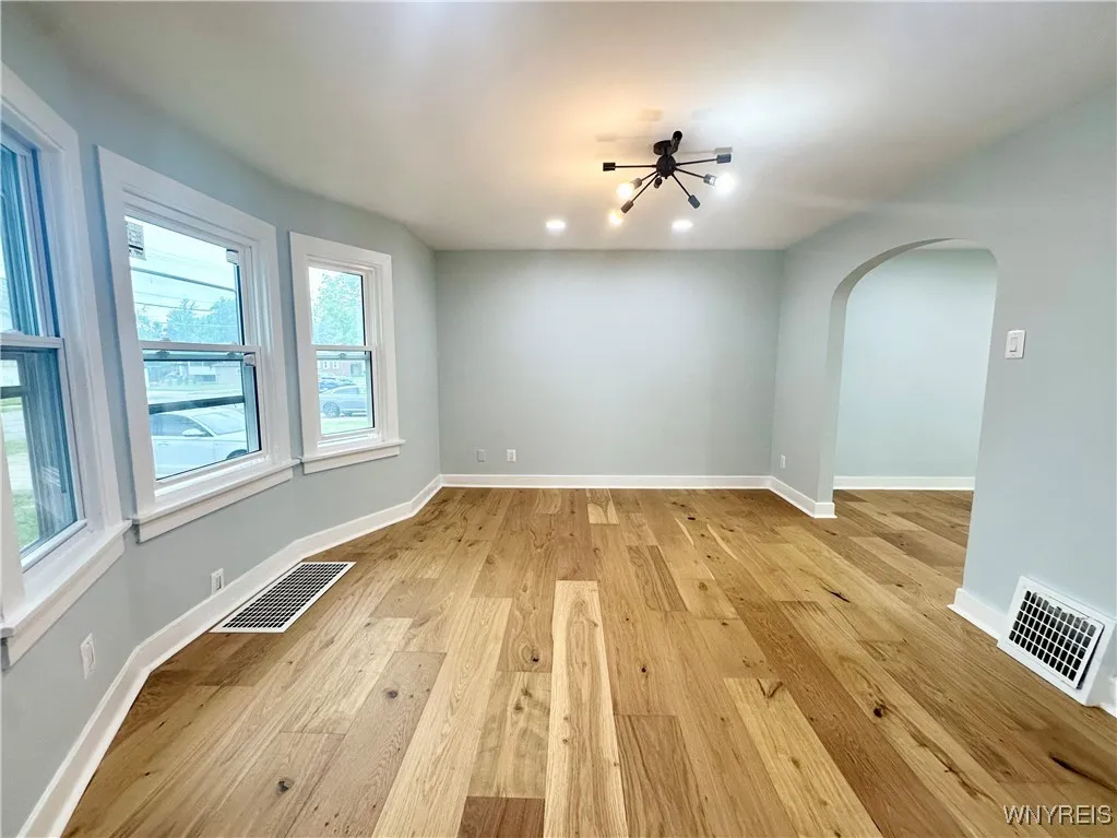 1433 Eggert Road, Amherst, New York 14226, Amherst, New York 14226, 3 Bedrooms Bedrooms, 6 Rooms Rooms,2 BathroomsBathrooms,Residential,For Sale,1433 Eggert Road, Amherst, New York 14226,B1621748