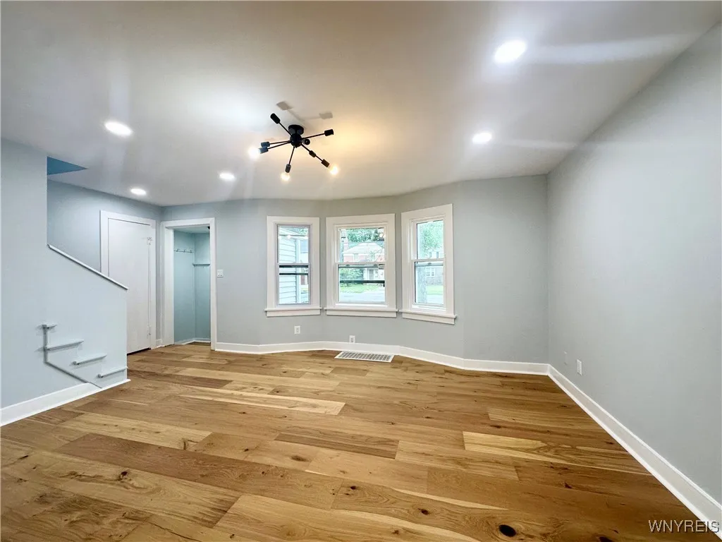 1433 Eggert Road, Amherst, New York 14226, Amherst, New York 14226, 3 Bedrooms Bedrooms, 6 Rooms Rooms,2 BathroomsBathrooms,Residential,For Sale,1433 Eggert Road, Amherst, New York 14226,B1621748
