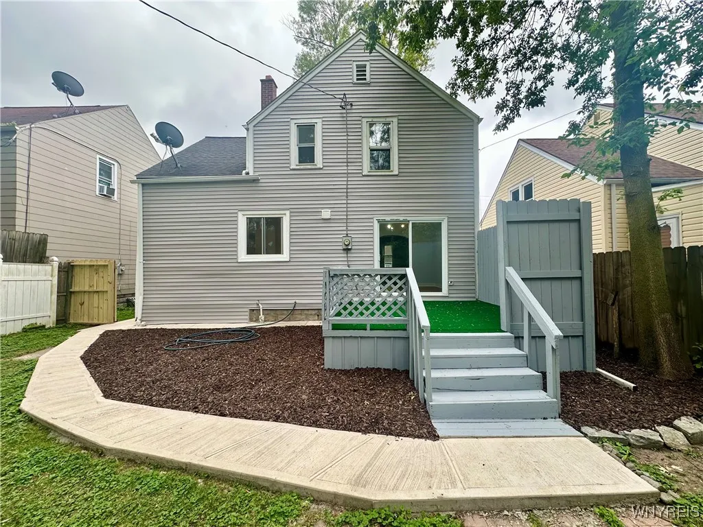 1433 Eggert Road, Amherst, New York 14226, Amherst, New York 14226, 3 Bedrooms Bedrooms, 6 Rooms Rooms,2 BathroomsBathrooms,Residential,For Sale,1433 Eggert Road, Amherst, New York 14226,B1621748