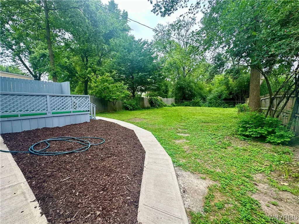 1433 Eggert Road, Amherst, New York 14226, Amherst, New York 14226, 3 Bedrooms Bedrooms, 6 Rooms Rooms,2 BathroomsBathrooms,Residential,For Sale,1433 Eggert Road, Amherst, New York 14226,B1621748