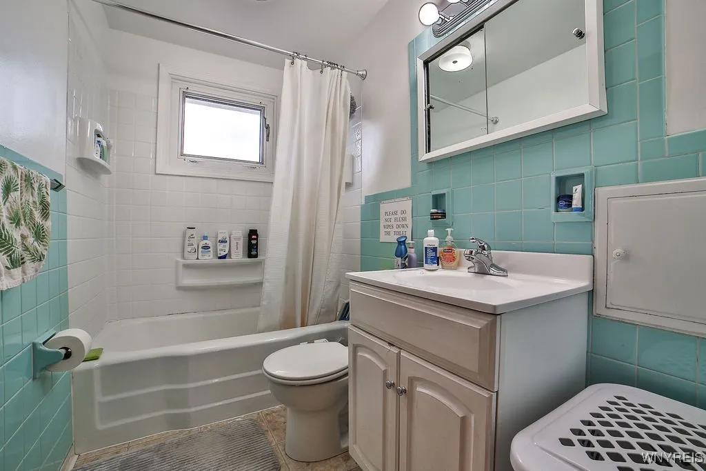232 Joseph Drive, Tonawanda, New York 14150, Tonawanda, New York 14150, 5 Bedrooms Bedrooms, ,2 BathroomsBathrooms,Residential,For Sale,232 Joseph Drive, Tonawanda, New York 14150,B1621434
