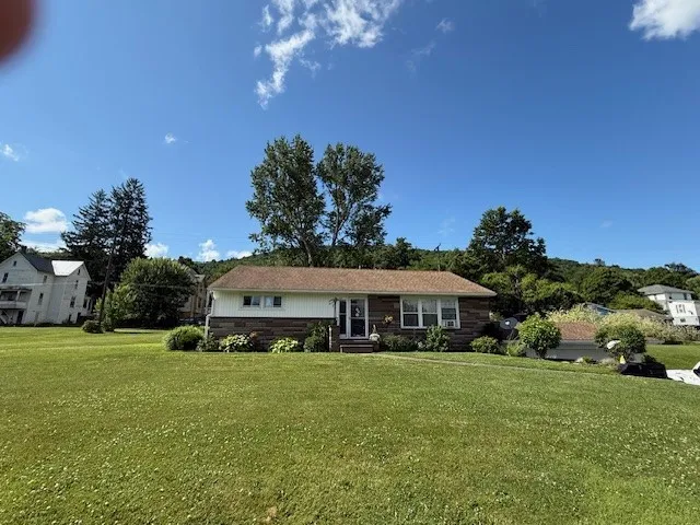 402 East Water Street, Smethport Boro, Pennsylvani, Smethport Boro, Pennsylvania 16749, 3 Bedrooms Bedrooms, 12 Rooms Rooms,2 BathroomsBathrooms,Residential,For Sale,402 East Water Street, Smethport Boro, Pennsylvani,R1621441