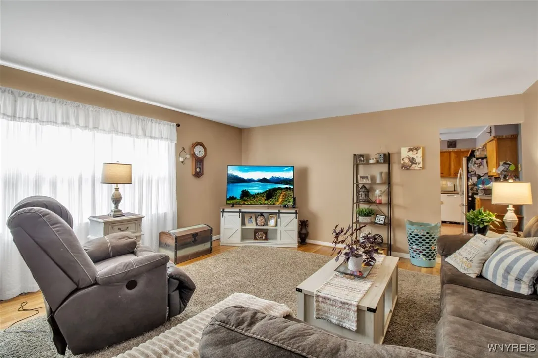3491 Harlem Road, Cheektowaga, New York 14225, Cheektowaga, New York 14225, 3 Bedrooms Bedrooms, 5 Rooms Rooms,1 BathroomBathrooms,Residential,For Sale,3491 Harlem Road, Cheektowaga, New York 14225,B1619644