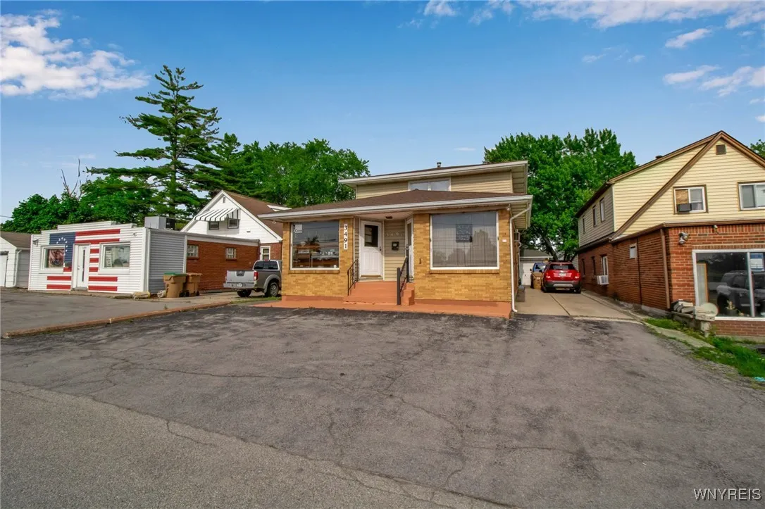 3491 Harlem Road, Cheektowaga, New York 14225, Cheektowaga, New York 14225, 3 Bedrooms Bedrooms, 5 Rooms Rooms,1 BathroomBathrooms,Residential,For Sale,3491 Harlem Road, Cheektowaga, New York 14225,B1619644