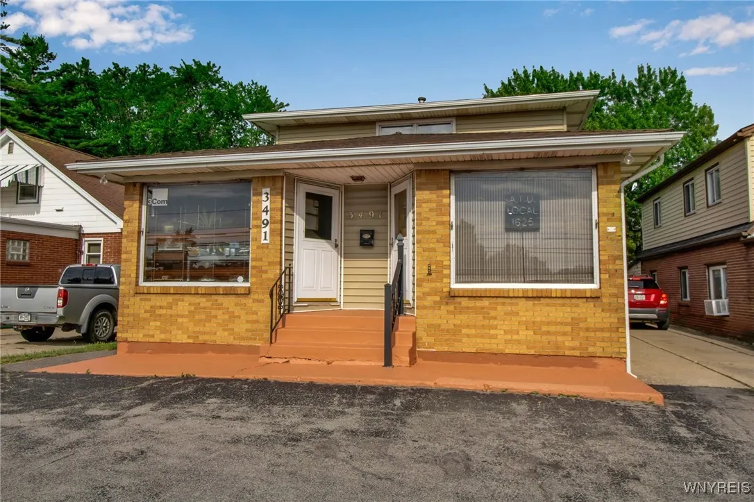 3491 Harlem Road, Cheektowaga, New York 14225, Cheektowaga, New York 14225, 3 Bedrooms Bedrooms, 5 Rooms Rooms,1 BathroomBathrooms,Residential,For Sale,3491 Harlem Road, Cheektowaga, New York 14225,B1619644
