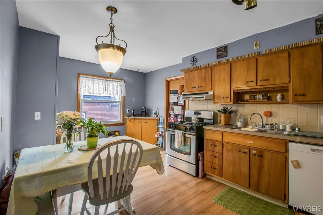 3491 Harlem Road, Cheektowaga, New York 14225, Cheektowaga, New York 14225, 3 Bedrooms Bedrooms, 5 Rooms Rooms,1 BathroomBathrooms,Residential,For Sale,3491 Harlem Road, Cheektowaga, New York 14225,B1619644