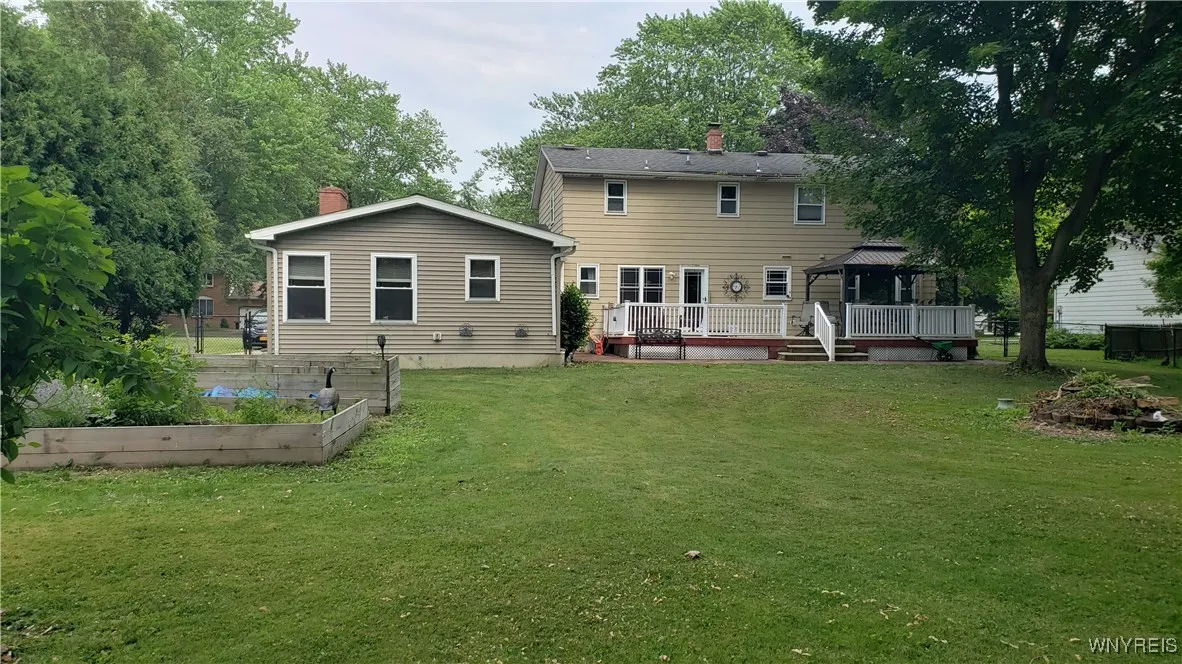 3504 Calvano Drive, Grand Island, New York 14072, Grand Island, New York 14072, 5 Bedrooms Bedrooms, 10 Rooms Rooms,3 BathroomsBathrooms,Residential,For Sale,3504 Calvano Drive, Grand Island, New York 14072,B1621279