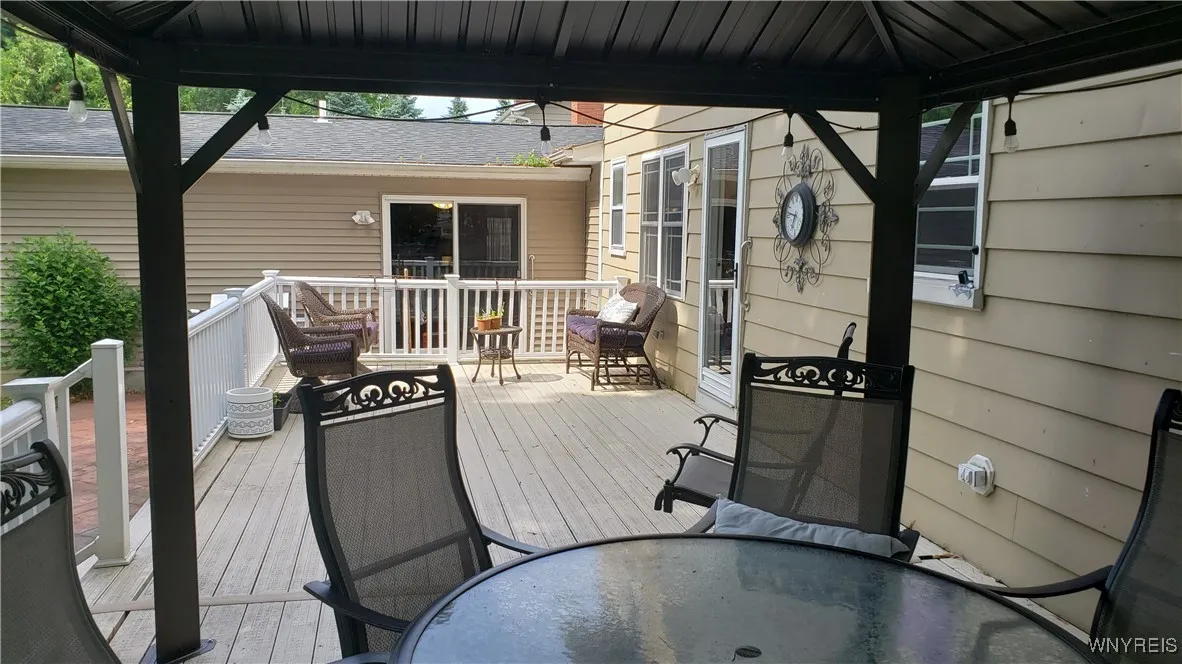 3504 Calvano Drive, Grand Island, New York 14072, Grand Island, New York 14072, 5 Bedrooms Bedrooms, 10 Rooms Rooms,3 BathroomsBathrooms,Residential,For Sale,3504 Calvano Drive, Grand Island, New York 14072,B1621279