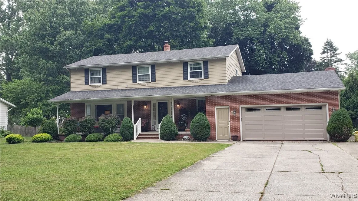3504 Calvano Drive, Grand Island, New York 14072, Grand Island, New York 14072, 5 Bedrooms Bedrooms, 10 Rooms Rooms,3 BathroomsBathrooms,Residential,For Sale,3504 Calvano Drive, Grand Island, New York 14072,B1621279