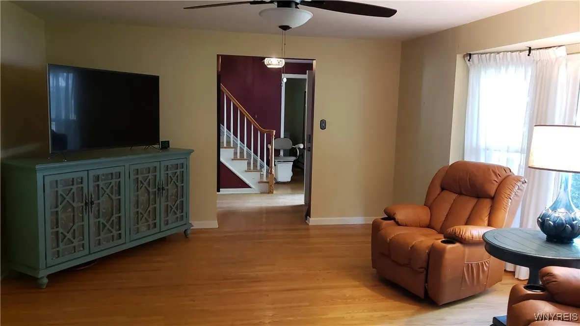3504 Calvano Drive, Grand Island, New York 14072, Grand Island, New York 14072, 5 Bedrooms Bedrooms, 10 Rooms Rooms,3 BathroomsBathrooms,Residential,For Sale,3504 Calvano Drive, Grand Island, New York 14072,B1621279
