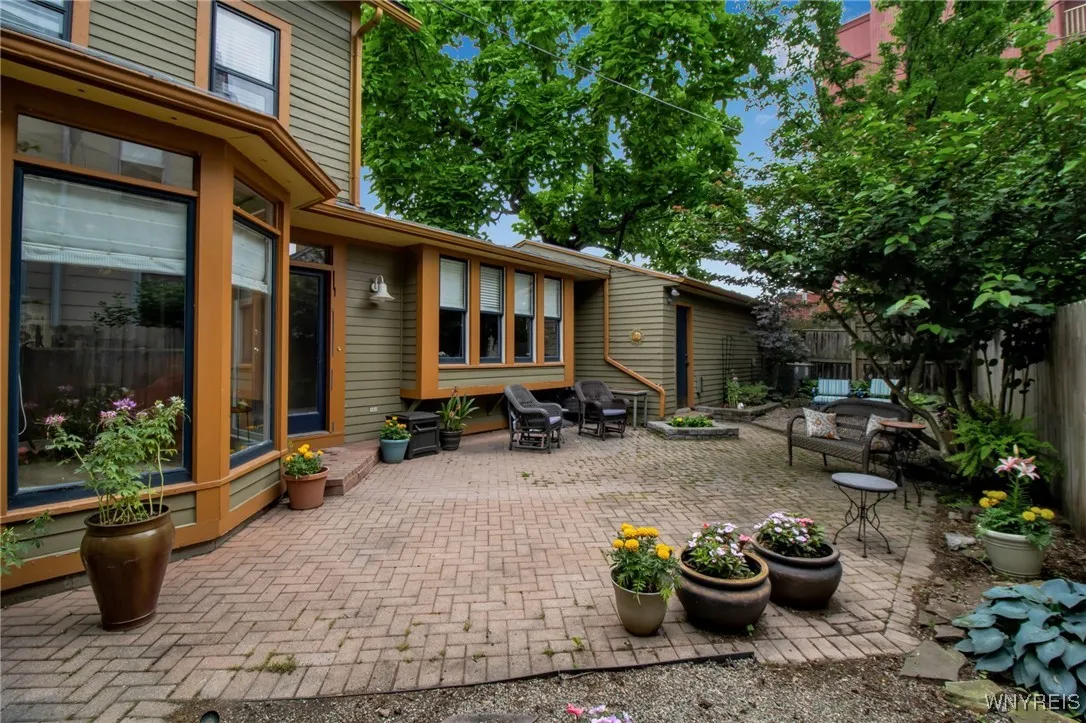 51 Park Street, Buffalo, New York 14201, Buffalo, New York 14201, 3 Bedrooms Bedrooms, 9 Rooms Rooms,2 BathroomsBathrooms,Residential,For Sale,51 Park Street, Buffalo, New York 14201,B1621209