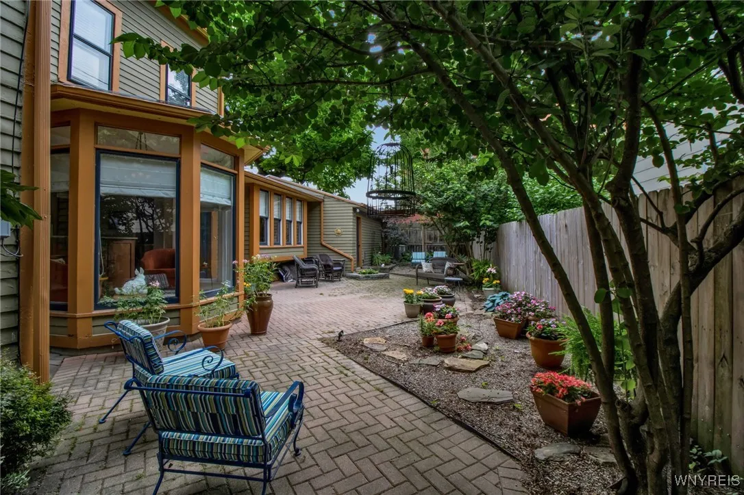 51 Park Street, Buffalo, New York 14201, Buffalo, New York 14201, 3 Bedrooms Bedrooms, 9 Rooms Rooms,2 BathroomsBathrooms,Residential,For Sale,51 Park Street, Buffalo, New York 14201,B1621209