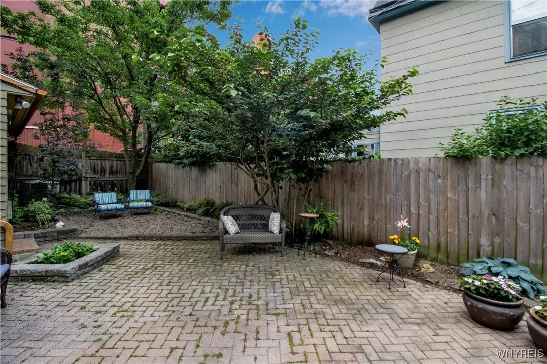 51 Park Street, Buffalo, New York 14201, Buffalo, New York 14201, 3 Bedrooms Bedrooms, 9 Rooms Rooms,2 BathroomsBathrooms,Residential,For Sale,51 Park Street, Buffalo, New York 14201,B1621209