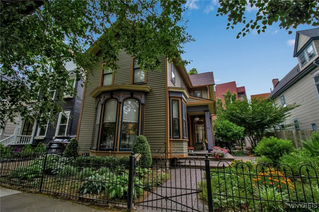 51 Park Street, Buffalo, New York 14201, Buffalo, New York 14201, 3 Bedrooms Bedrooms, 9 Rooms Rooms,2 BathroomsBathrooms,Residential,For Sale,51 Park Street, Buffalo, New York 14201,B1621209