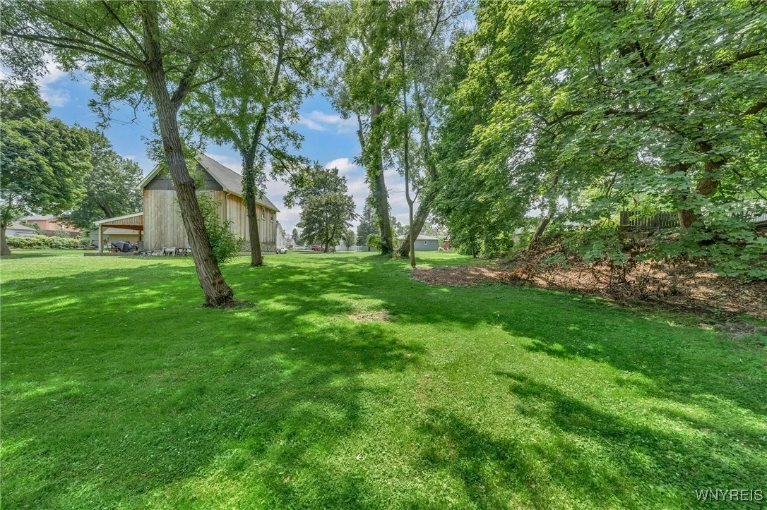 5592 Broadway Street, Lancaster, New York 14086, Lancaster, New York 14086, 5 Bedrooms Bedrooms, 8 Rooms Rooms,2 BathroomsBathrooms,Residential,For Sale,5592 Broadway Street, Lancaster, New York 14086,B1618988