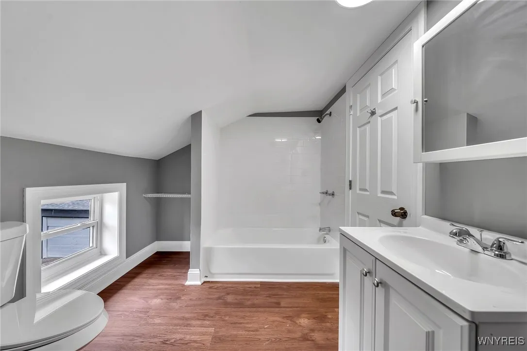 5592 Broadway Street, Lancaster, New York 14086, Lancaster, New York 14086, 5 Bedrooms Bedrooms, 8 Rooms Rooms,2 BathroomsBathrooms,Residential,For Sale,5592 Broadway Street, Lancaster, New York 14086,B1618988