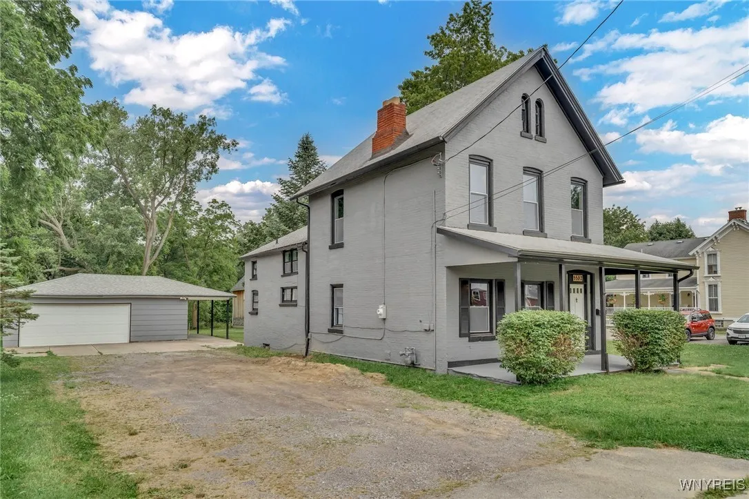 5592 Broadway Street, Lancaster, New York 14086, Lancaster, New York 14086, 5 Bedrooms Bedrooms, 8 Rooms Rooms,2 BathroomsBathrooms,Residential,For Sale,5592 Broadway Street, Lancaster, New York 14086,B1618988
