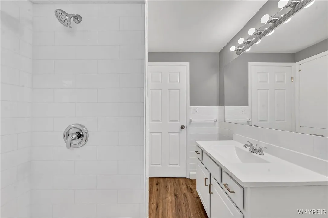 5592 Broadway Street, Lancaster, New York 14086, Lancaster, New York 14086, 5 Bedrooms Bedrooms, 8 Rooms Rooms,2 BathroomsBathrooms,Residential,For Sale,5592 Broadway Street, Lancaster, New York 14086,B1618988