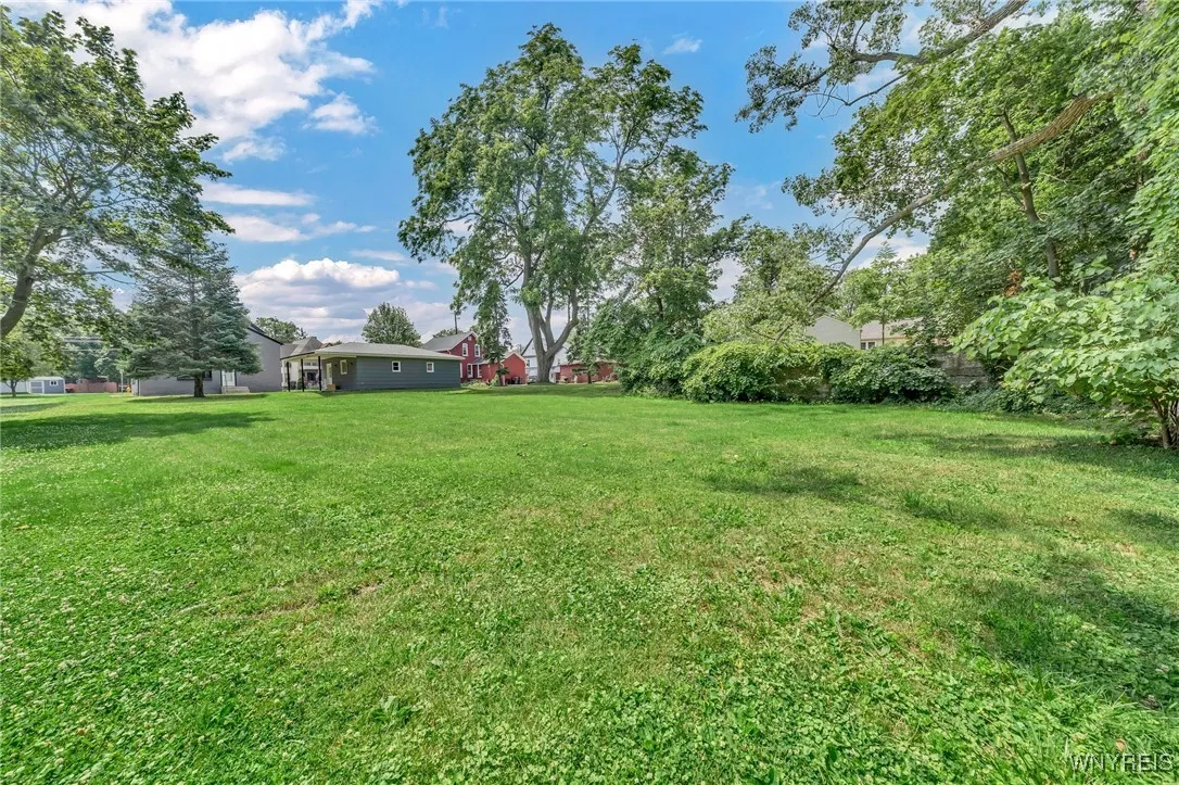 5592 Broadway Street, Lancaster, New York 14086, Lancaster, New York 14086, 5 Bedrooms Bedrooms, 8 Rooms Rooms,2 BathroomsBathrooms,Residential,For Sale,5592 Broadway Street, Lancaster, New York 14086,B1618988