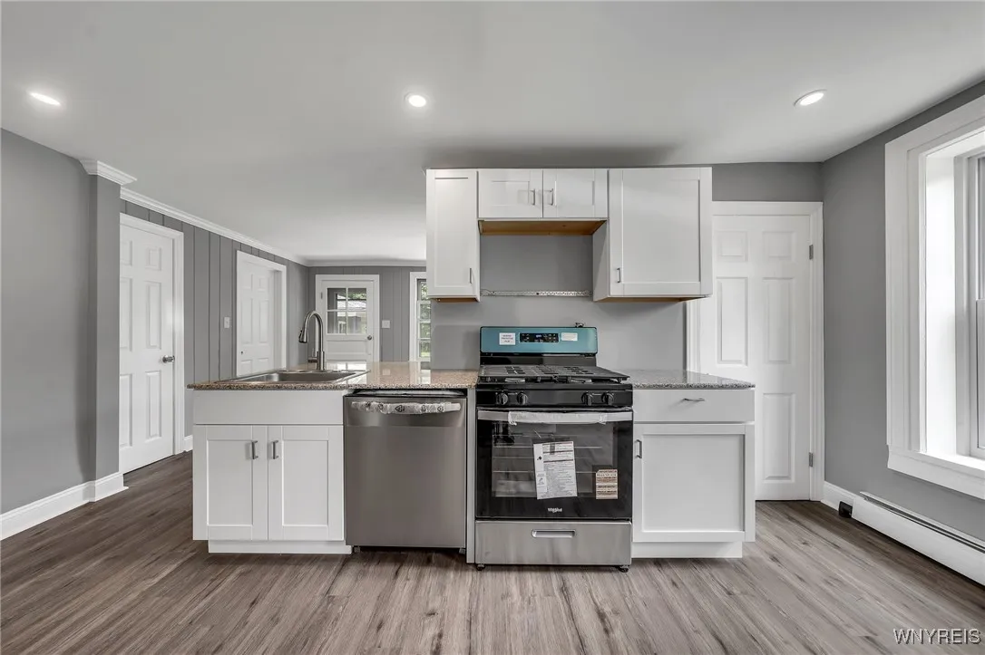 5592 Broadway Street, Lancaster, New York 14086, Lancaster, New York 14086, 5 Bedrooms Bedrooms, 8 Rooms Rooms,2 BathroomsBathrooms,Residential,For Sale,5592 Broadway Street, Lancaster, New York 14086,B1618988