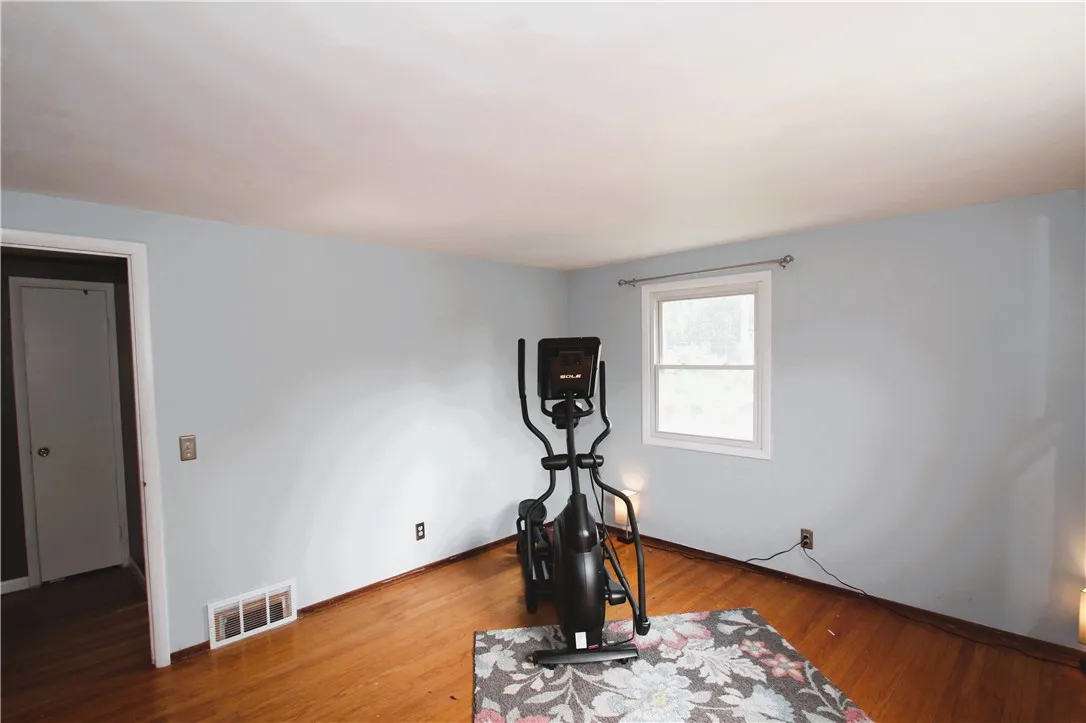 24 Lexington Parkway, Chili, New York 14624, Chili, New York 14624, 4 Bedrooms Bedrooms, 8 Rooms Rooms,1 BathroomBathrooms,Residential,For Sale,24 Lexington Parkway, Chili, New York 14624,R1621771
