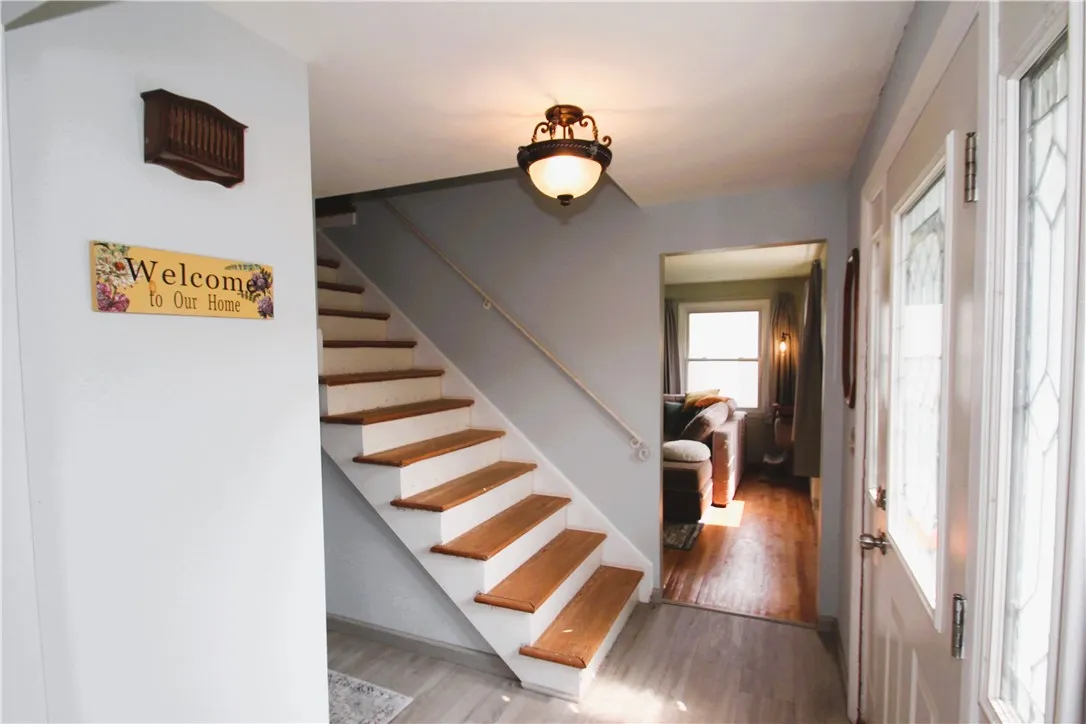 24 Lexington Parkway, Chili, New York 14624, Chili, New York 14624, 4 Bedrooms Bedrooms, 8 Rooms Rooms,1 BathroomBathrooms,Residential,For Sale,24 Lexington Parkway, Chili, New York 14624,R1621771