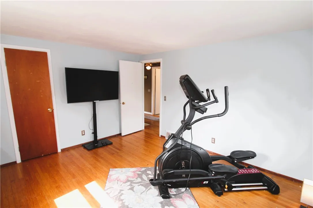 24 Lexington Parkway, Chili, New York 14624, Chili, New York 14624, 4 Bedrooms Bedrooms, 8 Rooms Rooms,1 BathroomBathrooms,Residential,For Sale,24 Lexington Parkway, Chili, New York 14624,R1621771