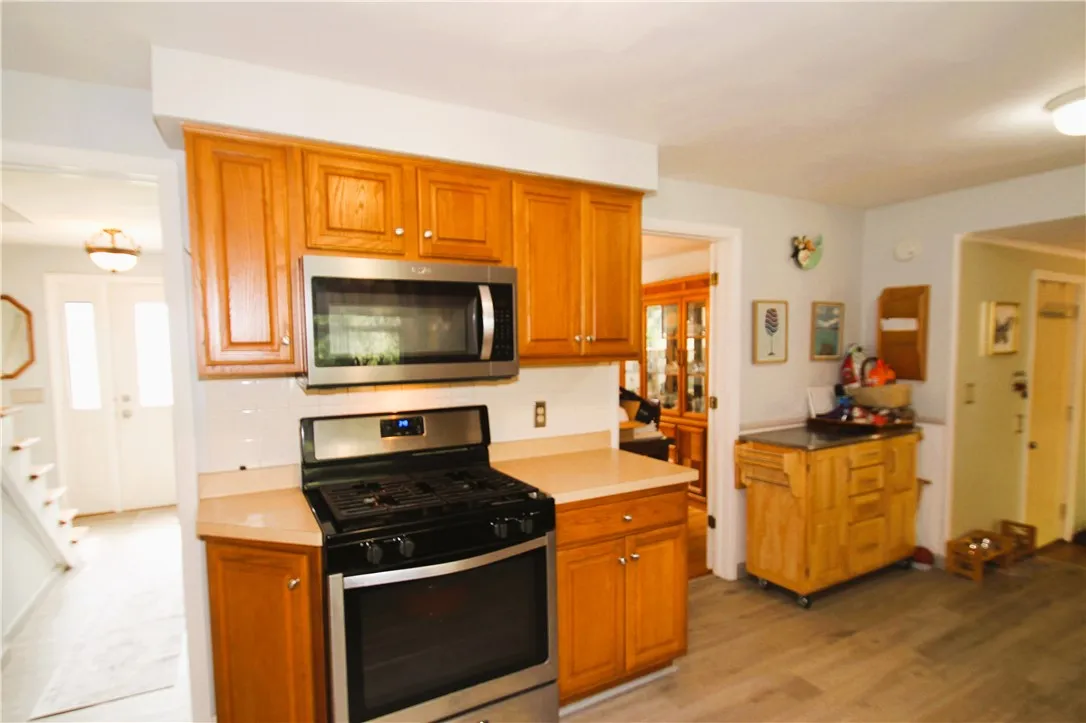 24 Lexington Parkway, Chili, New York 14624, Chili, New York 14624, 4 Bedrooms Bedrooms, 8 Rooms Rooms,1 BathroomBathrooms,Residential,For Sale,24 Lexington Parkway, Chili, New York 14624,R1621771