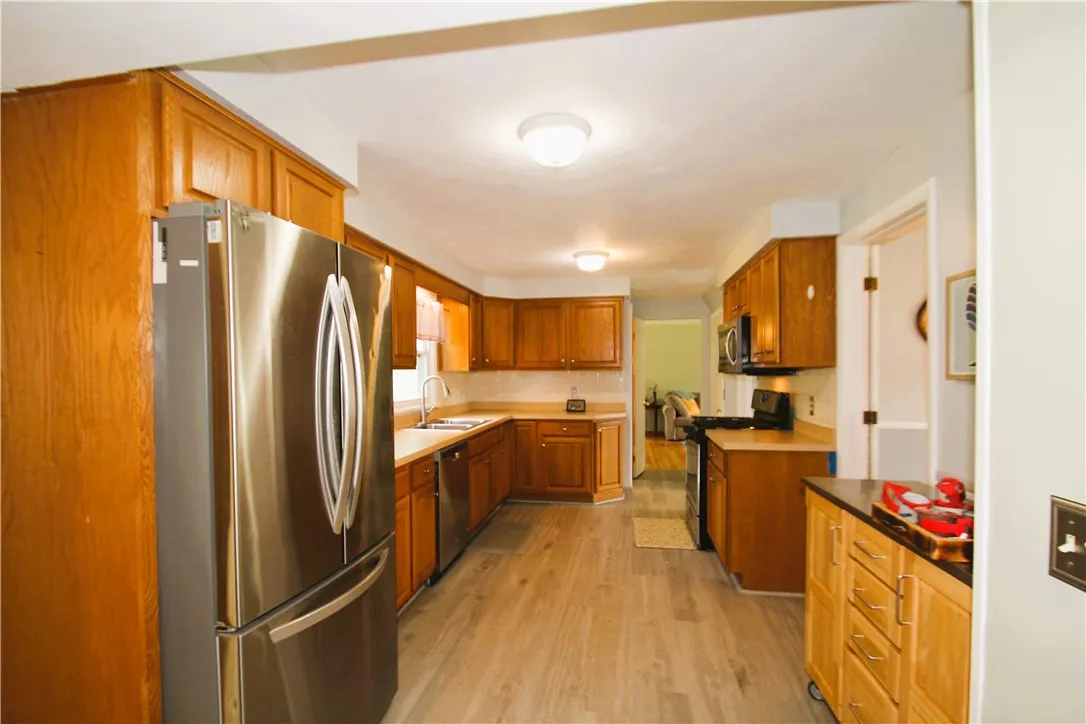 24 Lexington Parkway, Chili, New York 14624, Chili, New York 14624, 4 Bedrooms Bedrooms, 8 Rooms Rooms,1 BathroomBathrooms,Residential,For Sale,24 Lexington Parkway, Chili, New York 14624,R1621771