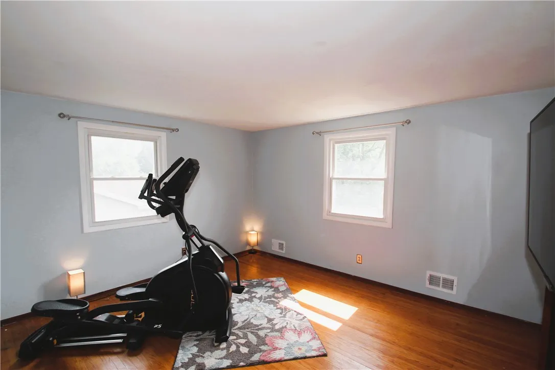24 Lexington Parkway, Chili, New York 14624, Chili, New York 14624, 4 Bedrooms Bedrooms, 8 Rooms Rooms,1 BathroomBathrooms,Residential,For Sale,24 Lexington Parkway, Chili, New York 14624,R1621771