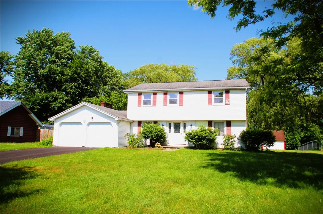 24 Lexington Parkway, Chili, New York 14624, Chili, New York 14624, 4 Bedrooms Bedrooms, 8 Rooms Rooms,1 BathroomBathrooms,Residential,For Sale,24 Lexington Parkway, Chili, New York 14624,R1621771