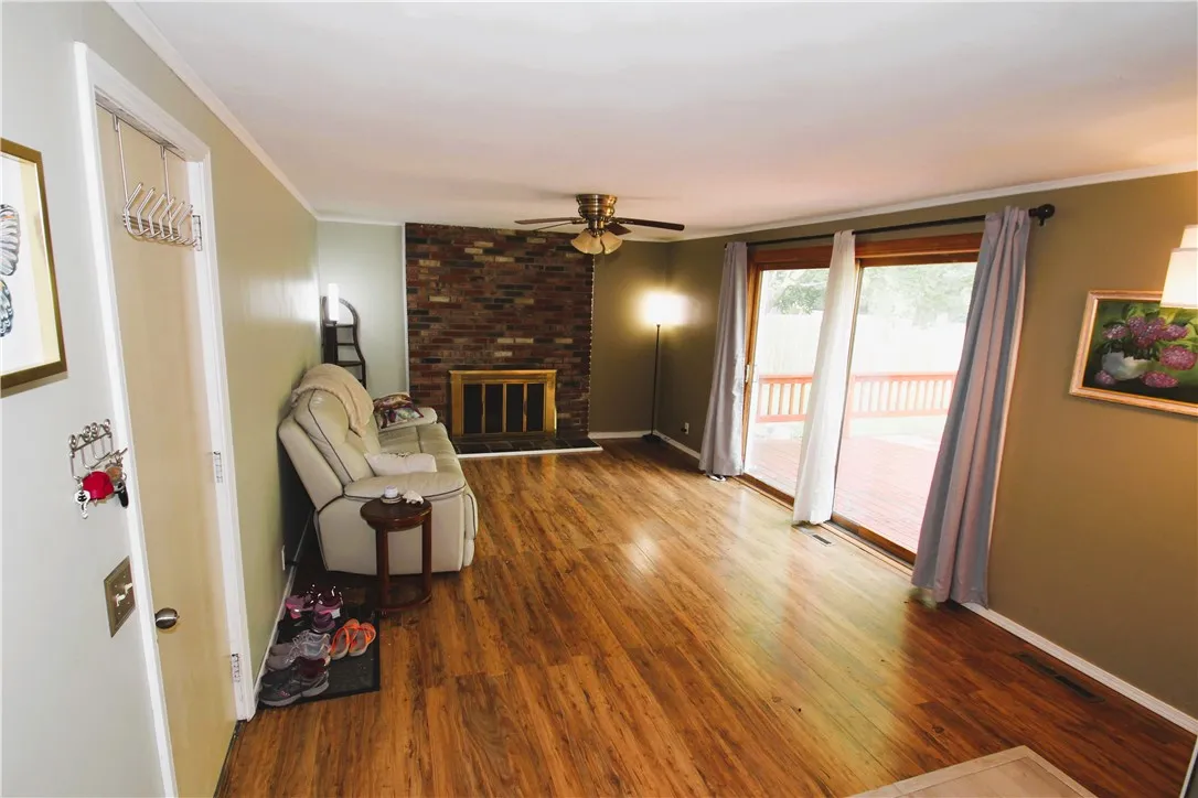 24 Lexington Parkway, Chili, New York 14624, Chili, New York 14624, 4 Bedrooms Bedrooms, 8 Rooms Rooms,1 BathroomBathrooms,Residential,For Sale,24 Lexington Parkway, Chili, New York 14624,R1621771