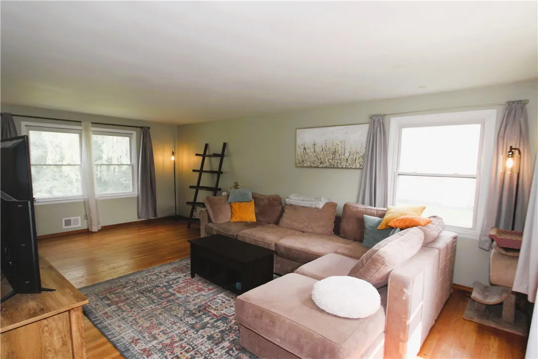 24 Lexington Parkway, Chili, New York 14624, Chili, New York 14624, 4 Bedrooms Bedrooms, 8 Rooms Rooms,1 BathroomBathrooms,Residential,For Sale,24 Lexington Parkway, Chili, New York 14624,R1621771