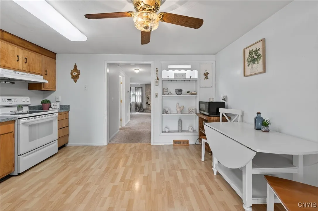 8500 Pools Brook Road, Manlius, New York 13082, Manlius, New York 13082, 3 Bedrooms Bedrooms, 8 Rooms Rooms,2 BathroomsBathrooms,Residential,Closed,8500 Pools Brook Road, Manlius, New York 13082,0,S1620894