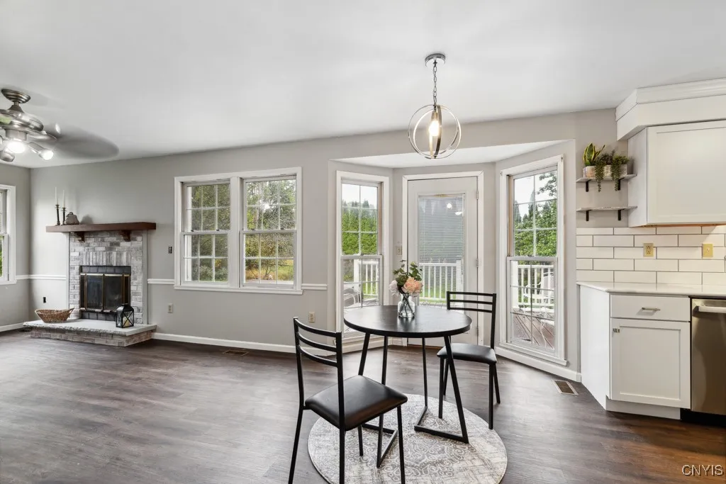 8447 Rollercoaster Drive, Cicero, New York 13039, Cicero, New York 13039, 4 Bedrooms Bedrooms, 12 Rooms Rooms,2 BathroomsBathrooms,Residential,For Sale,8447 Rollercoaster Drive, Cicero, New York 13039,S1621777