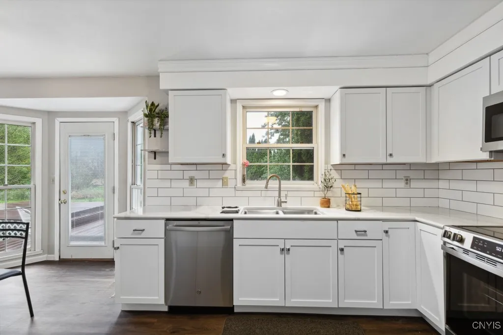 8447 Rollercoaster Drive, Cicero, New York 13039, Cicero, New York 13039, 4 Bedrooms Bedrooms, 12 Rooms Rooms,2 BathroomsBathrooms,Residential,For Sale,8447 Rollercoaster Drive, Cicero, New York 13039,S1621777