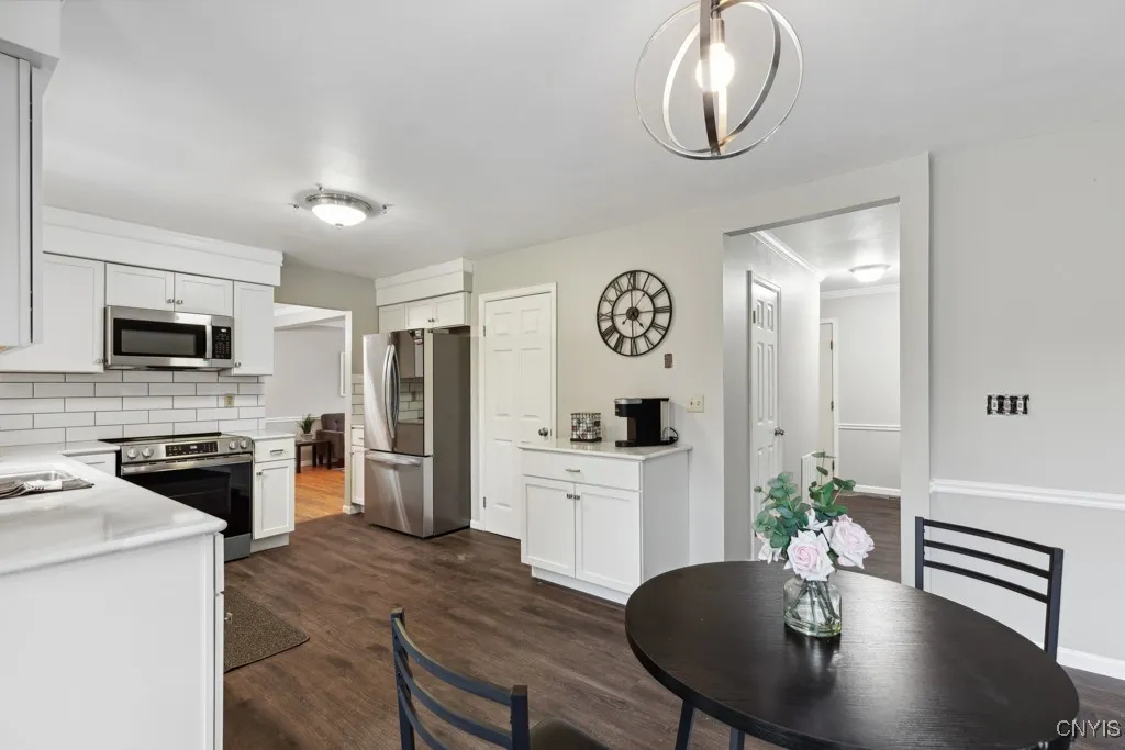 8447 Rollercoaster Drive, Cicero, New York 13039, Cicero, New York 13039, 4 Bedrooms Bedrooms, 12 Rooms Rooms,2 BathroomsBathrooms,Residential,For Sale,8447 Rollercoaster Drive, Cicero, New York 13039,S1621777