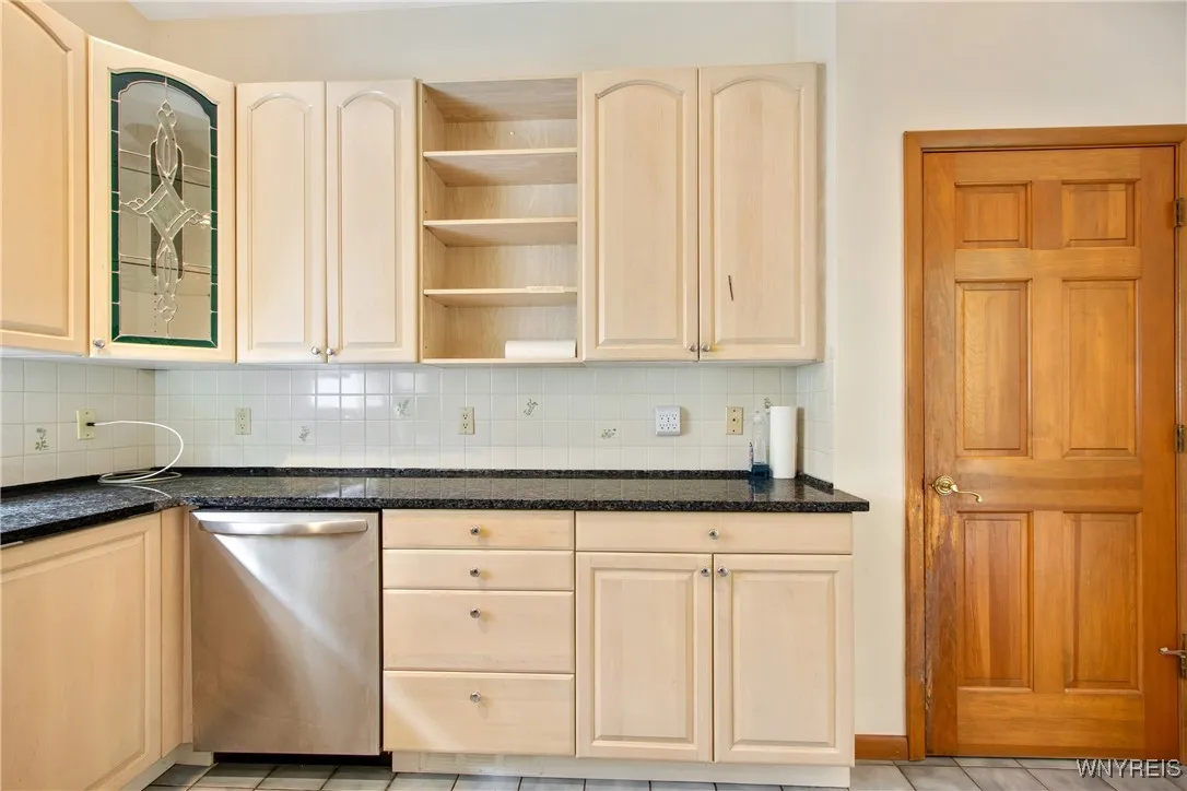499 Breckenridge Street, Buffalo, New York 14213, Buffalo, New York 14213, 5 Bedrooms Bedrooms, 10 Rooms Rooms,2 BathroomsBathrooms,Residential,For Sale,499 Breckenridge Street, Buffalo, New York 14213,B1621768