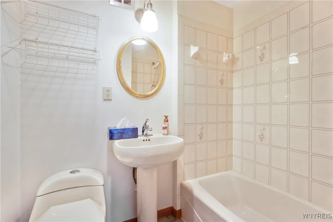 499 Breckenridge Street, Buffalo, New York 14213, Buffalo, New York 14213, 5 Bedrooms Bedrooms, 10 Rooms Rooms,2 BathroomsBathrooms,Residential,For Sale,499 Breckenridge Street, Buffalo, New York 14213,B1621768