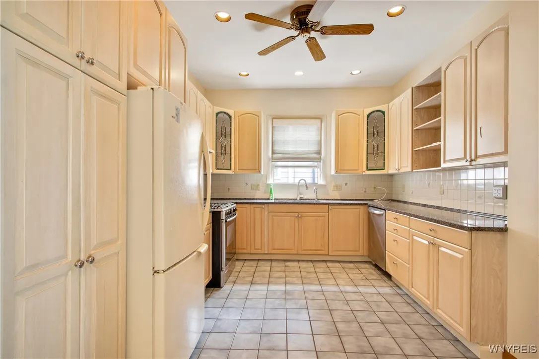 499 Breckenridge Street, Buffalo, New York 14213, Buffalo, New York 14213, 5 Bedrooms Bedrooms, 10 Rooms Rooms,2 BathroomsBathrooms,Residential,For Sale,499 Breckenridge Street, Buffalo, New York 14213,B1621768